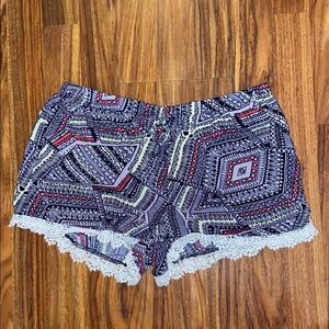 No Boundaries Lace Trim Patterned Shorts Size Medium